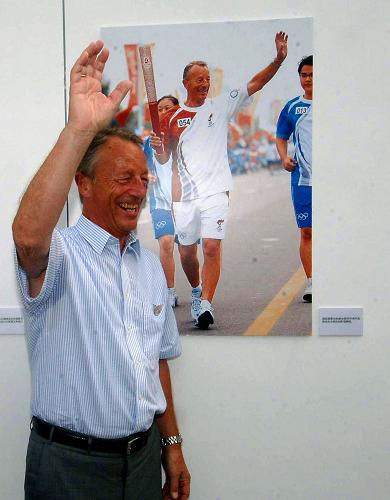 奥运一周年大型摄影图片展在奥体中心举行